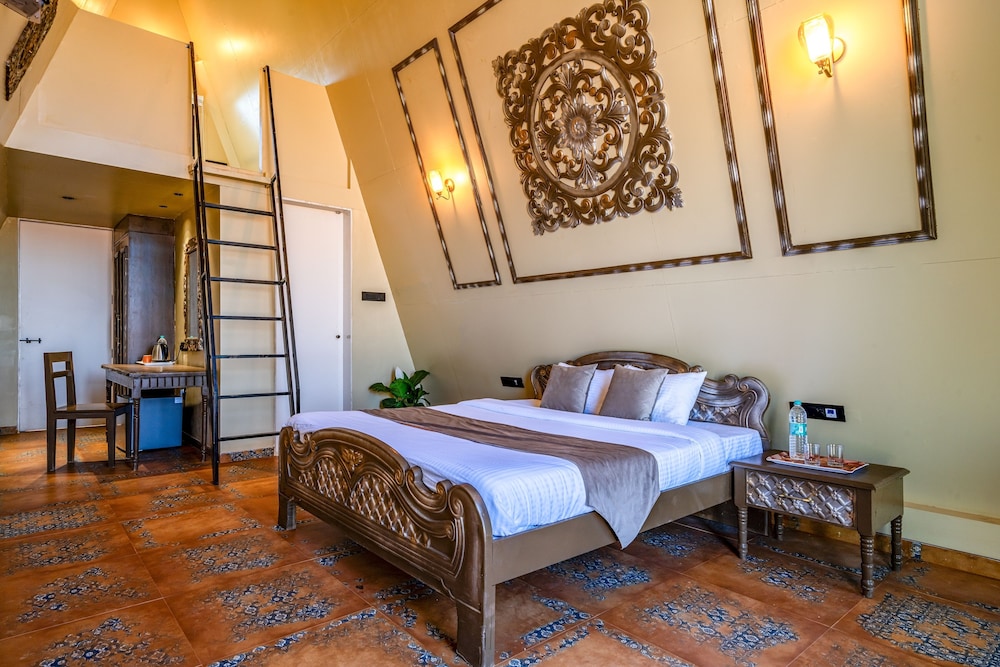 Executive Room - Photo 12