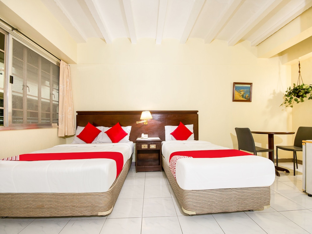 Deluxe Family Suite photo 1