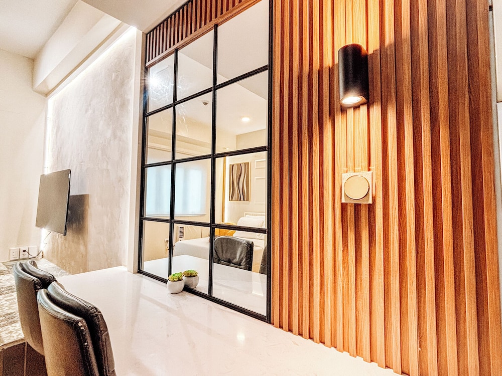 Studio, 1 Bedroom, Balcony