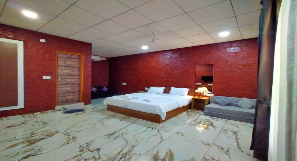 Deluxe Family Room - Photo 15