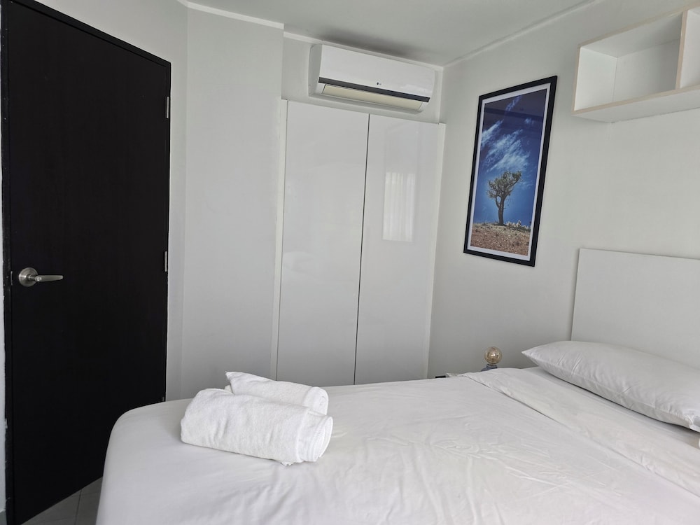 Comfort Condo, Balcony, City View photo 1