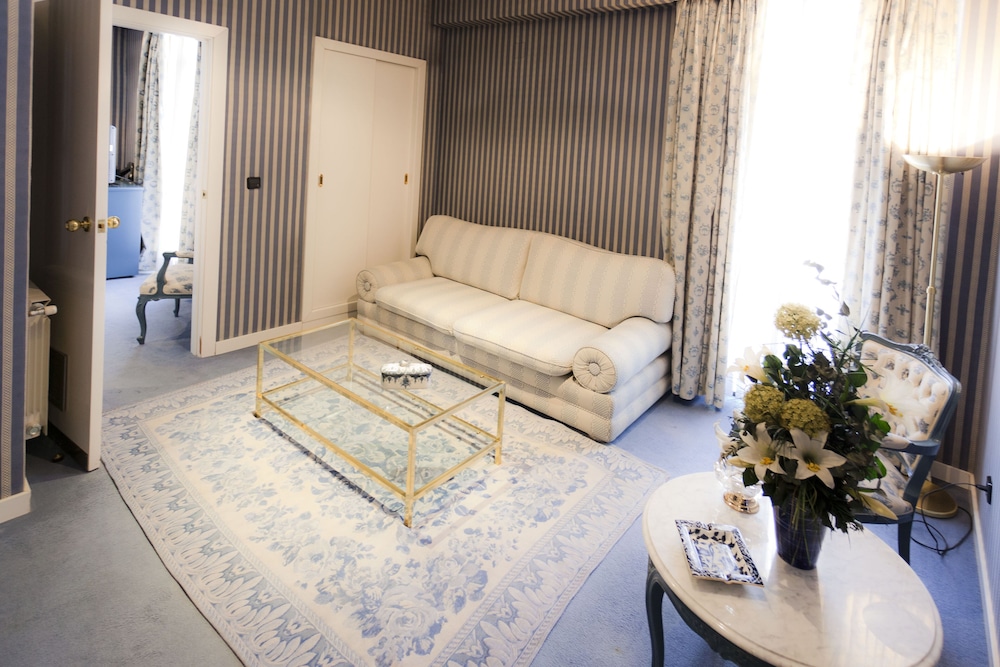 Studio Suite - Photo 7