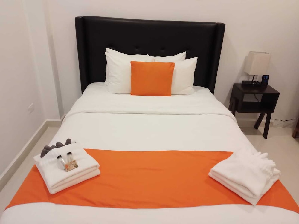 Basic Single Room, 1 Bedroom, Non Smoking, Refrigerator & Microwave photo 2