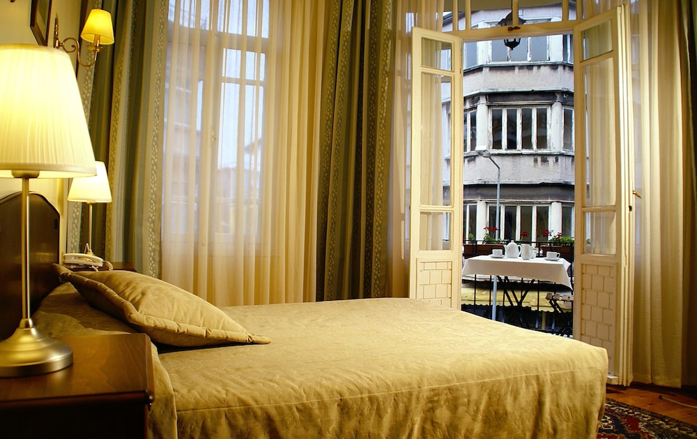 Standard Double or Twin Room photo 2
