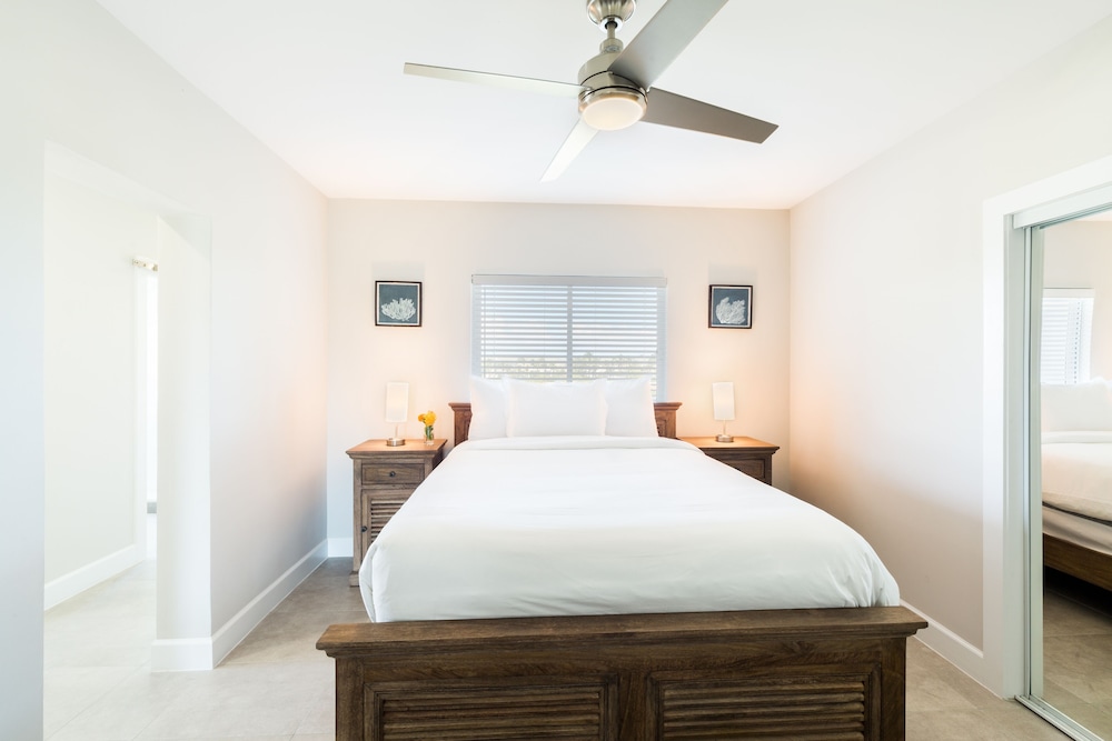 Suite, 1 Bedroom, Partial Ocean View