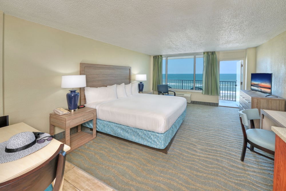 Oceanfront King Studio - Photo 1
