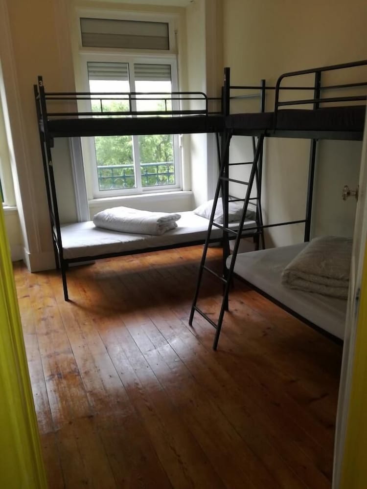 Basic Shared Dormitory, Mixed Dorm, City View (4)