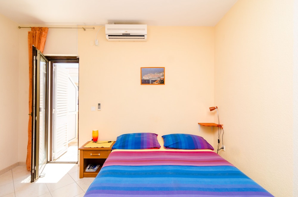 Studio (Studio with Balcony) photo 3