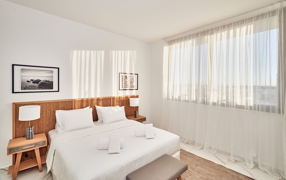 Signature Apartment photo 2
