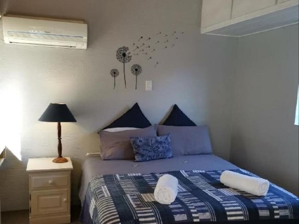 Sunbird Small Self Catering Cottage (11) photo 1
