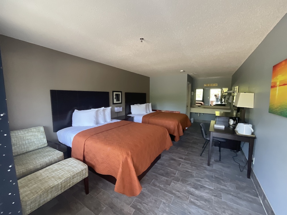 Classic Room, 2 Queen Beds photo 1