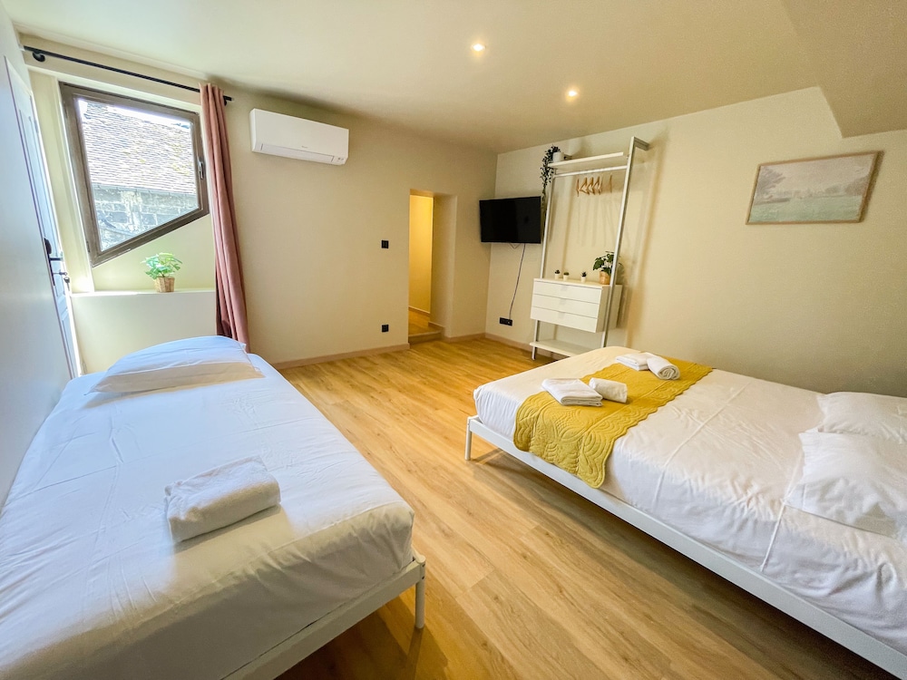 City Quadruple Room photo 1