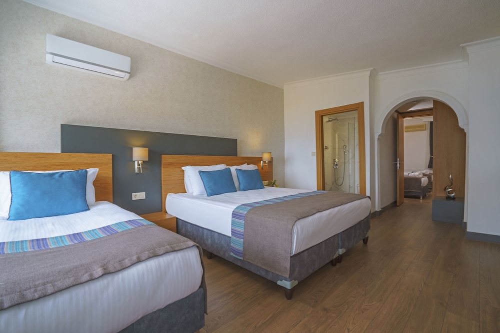 Family Suite, 2 Bedrooms, Sea View