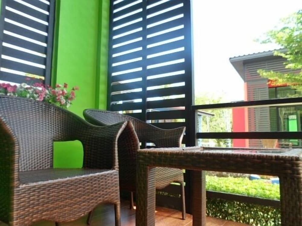 Deluxe Double Bed Garden View photo 2