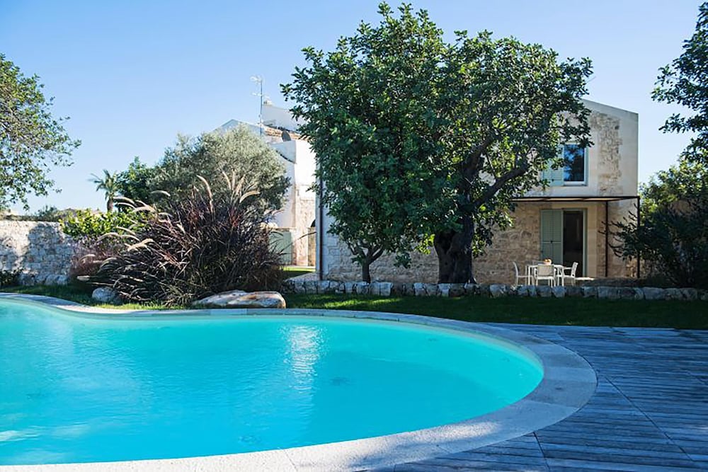 Villa photo 3
