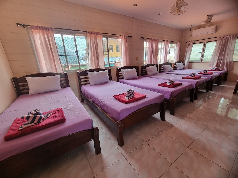 Basic Shared Dormitory, Mixed Dorm photo 1