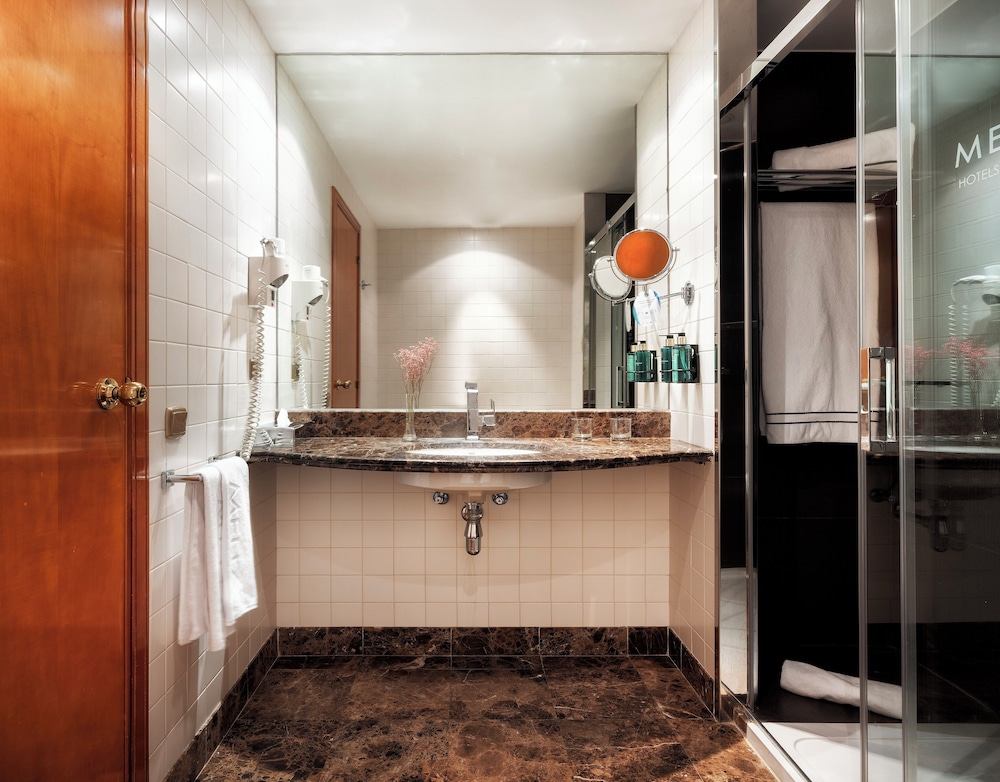 Melia Room, Double Room, Pool View - Photo 9