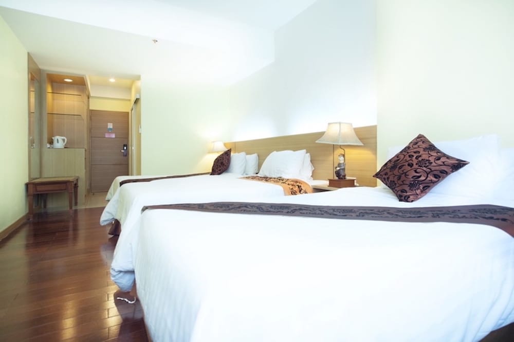 Economy Triple Room