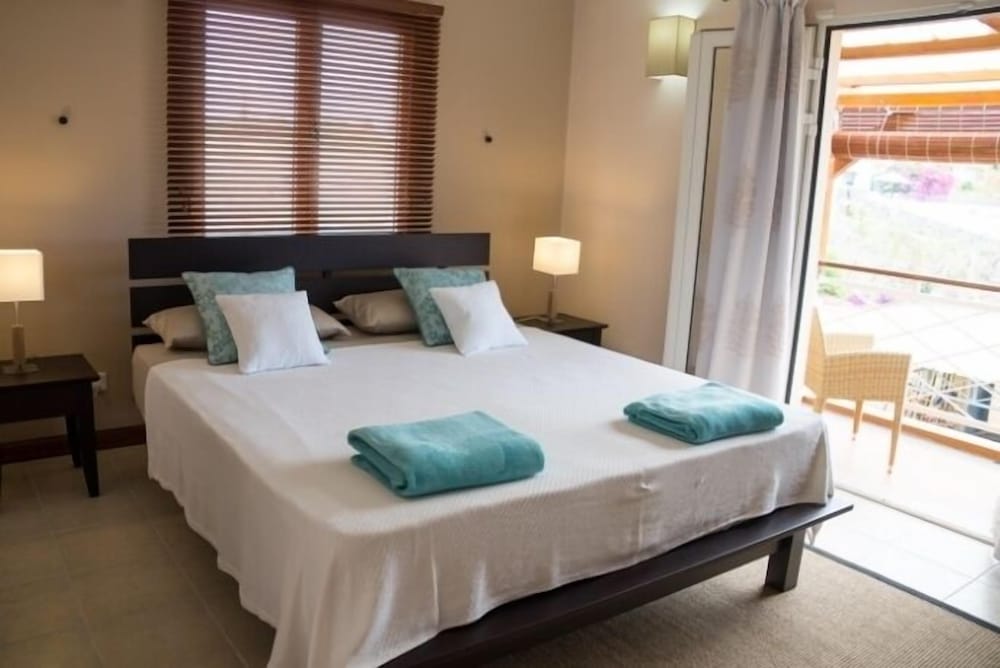 Room (Buganvilliers)