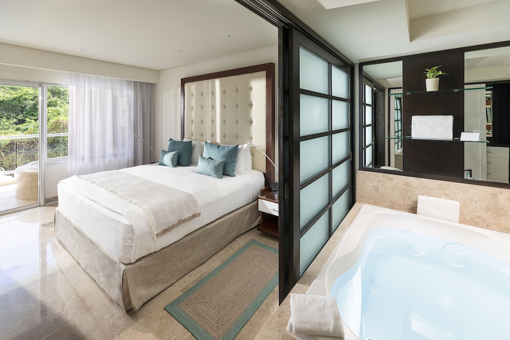 Family Concierge Master Suite Nature View - Photo 1