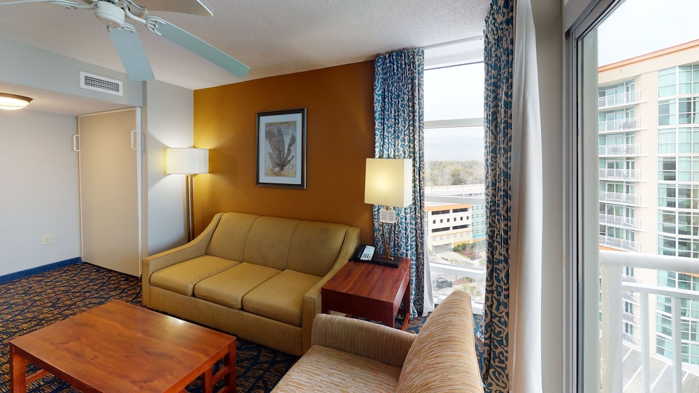 Suite, 2 Queen Beds, Oceanfront (Angle) - Photo 6