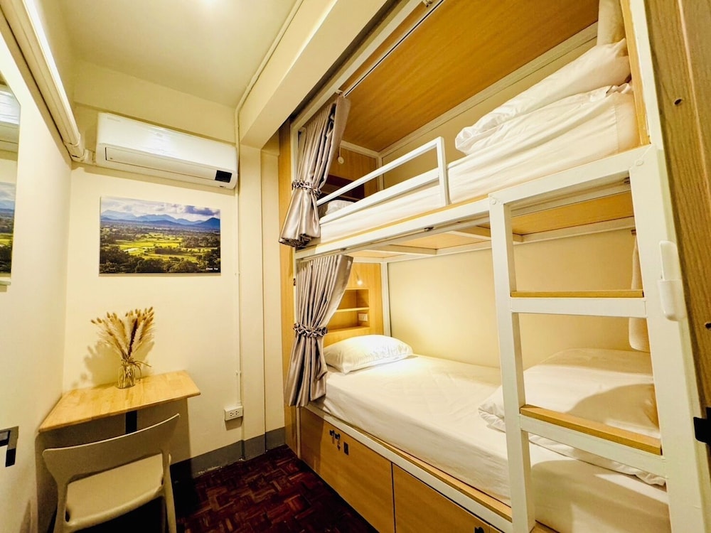 Economy Twin Room photo 1