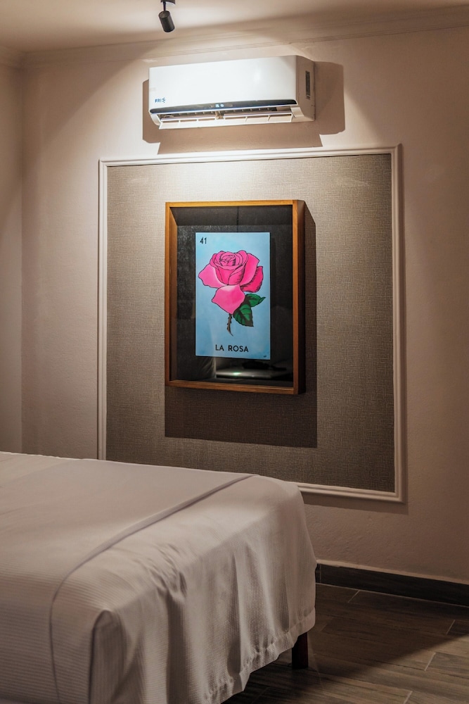 Double Room - Photo 16