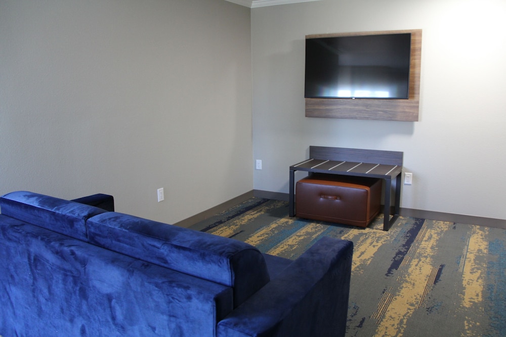 Studio Suite, 1 King Bed, Non Smoking - Photo 6