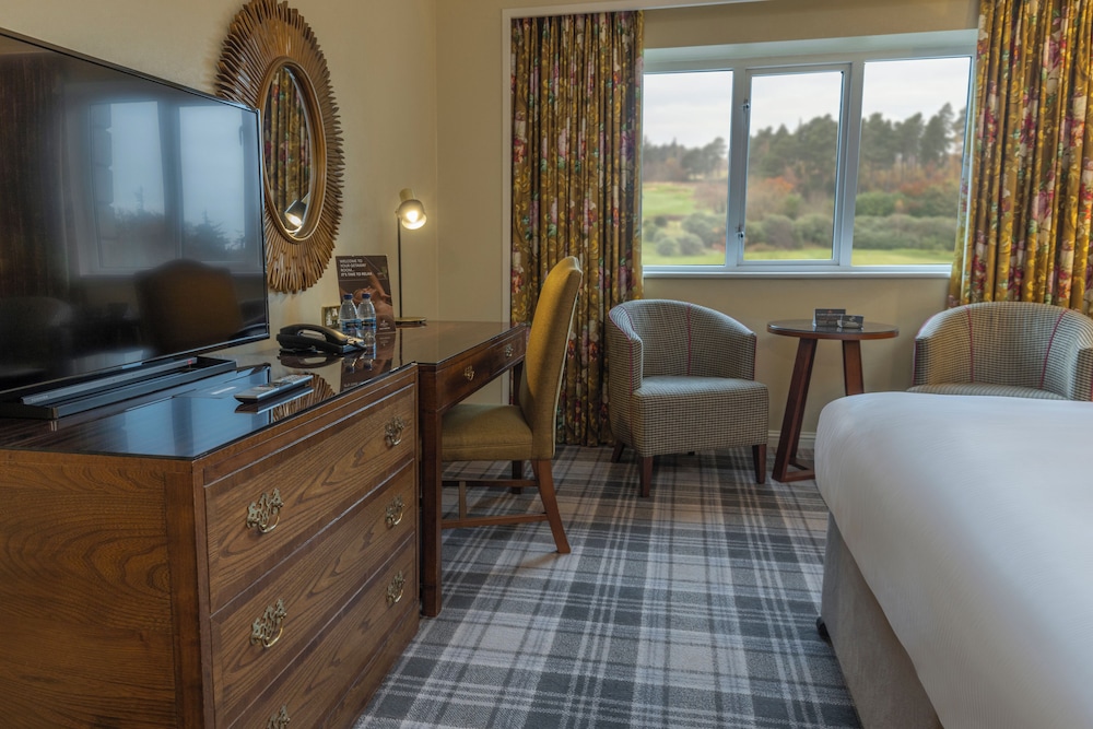 Feature Double Room - Photo 2