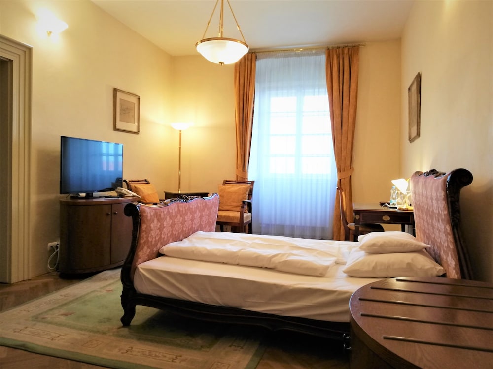 Deluxe Single Room