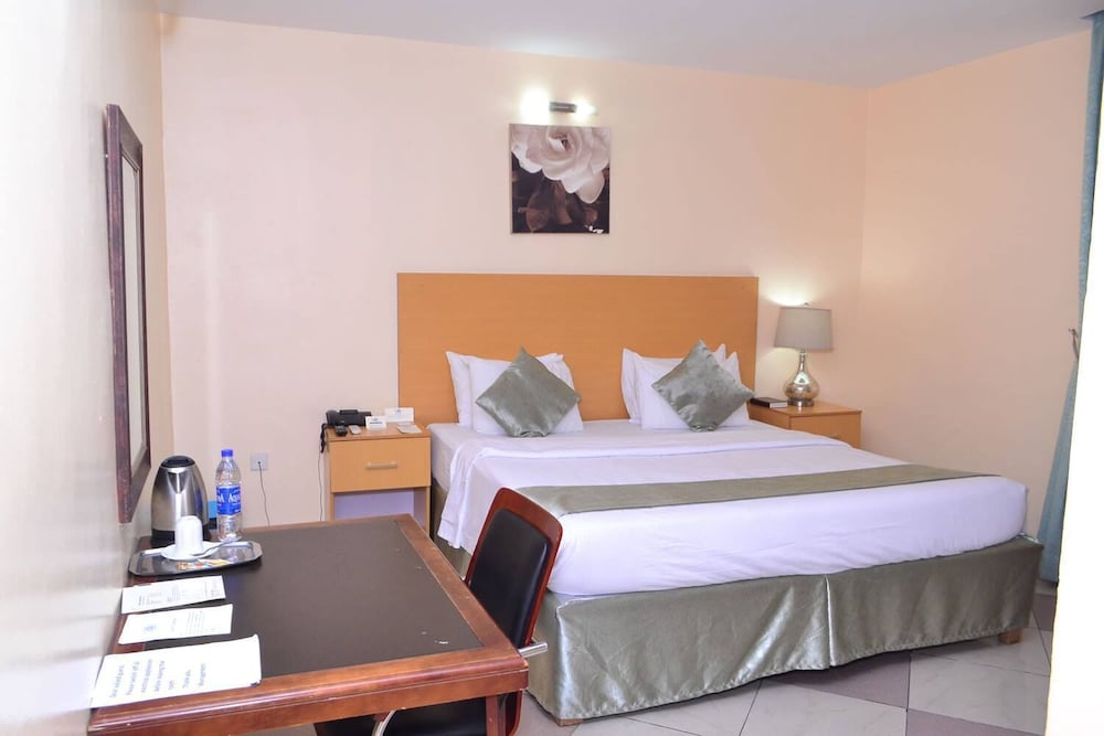 Executive Room - Photo 5