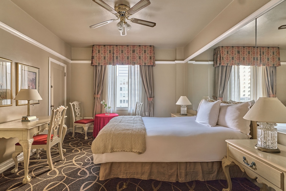 Room, 1 Queen Bed, City View