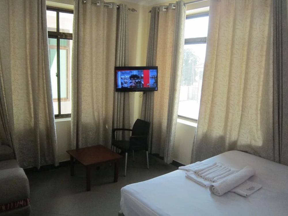 Deluxe Double Room, 1 King Bed, Non Smoking, Courtyard View