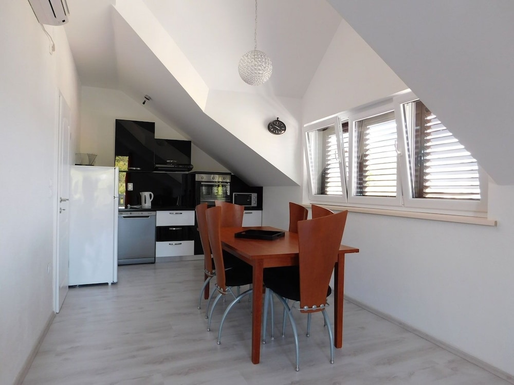 Apartment (Coloured - apartments on island - A4 ) photo 2