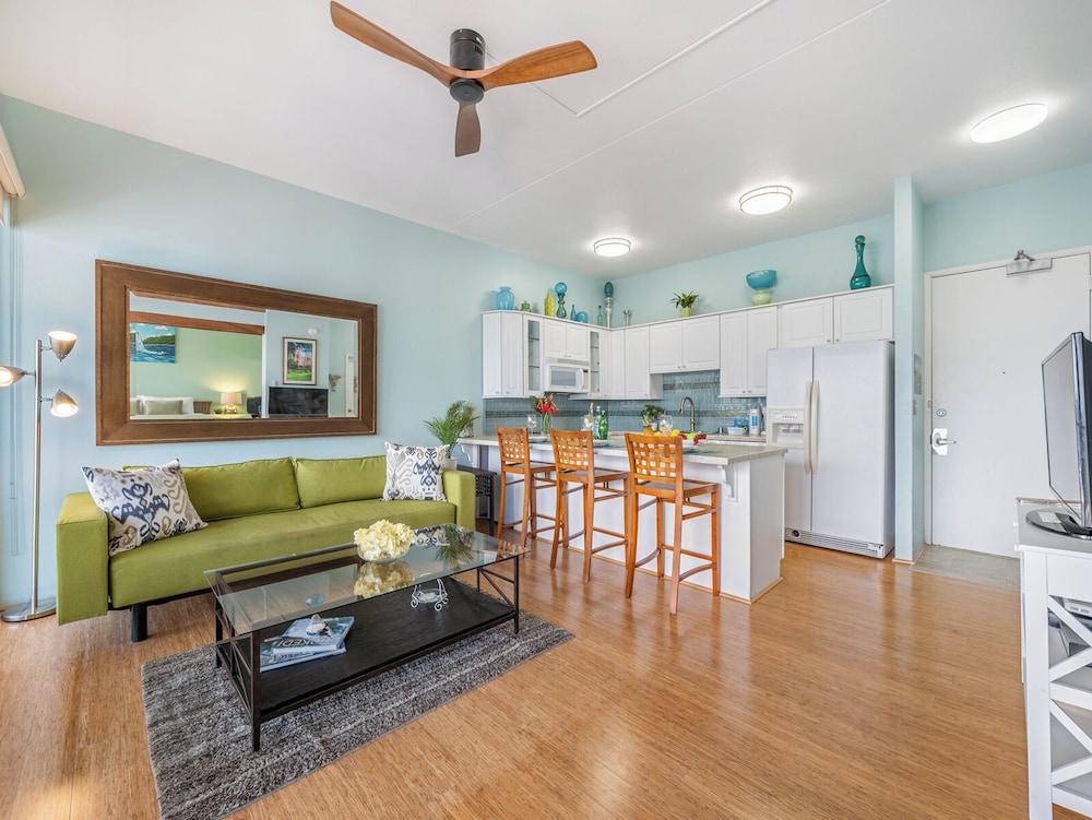 Premium Remodeled Condo with Ocean View and Parking: Premium Condo, 1 Bedroom, Air conditioning, Ocean View (0114) photo