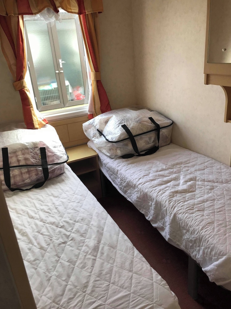 Mobile Home, 2 Bedrooms (Caravan 3) photo 3