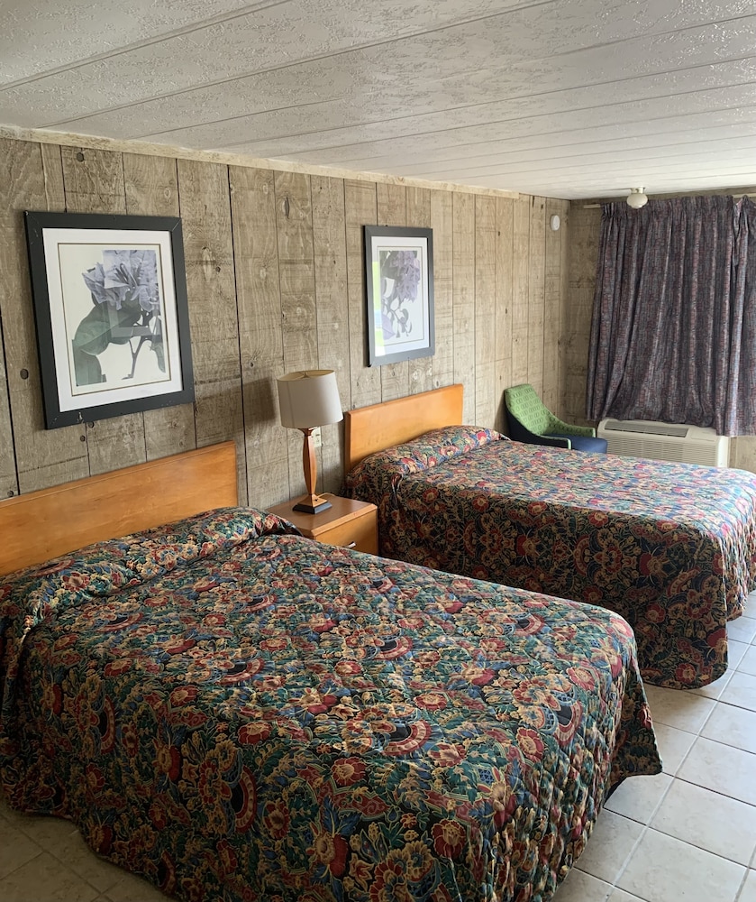 Room, 2 Queen Beds photo 1