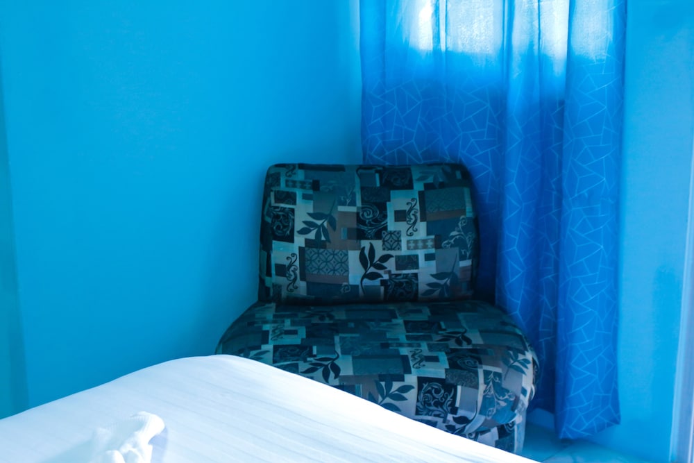 Deluxe Room, 1 Queen Bed photo 2
