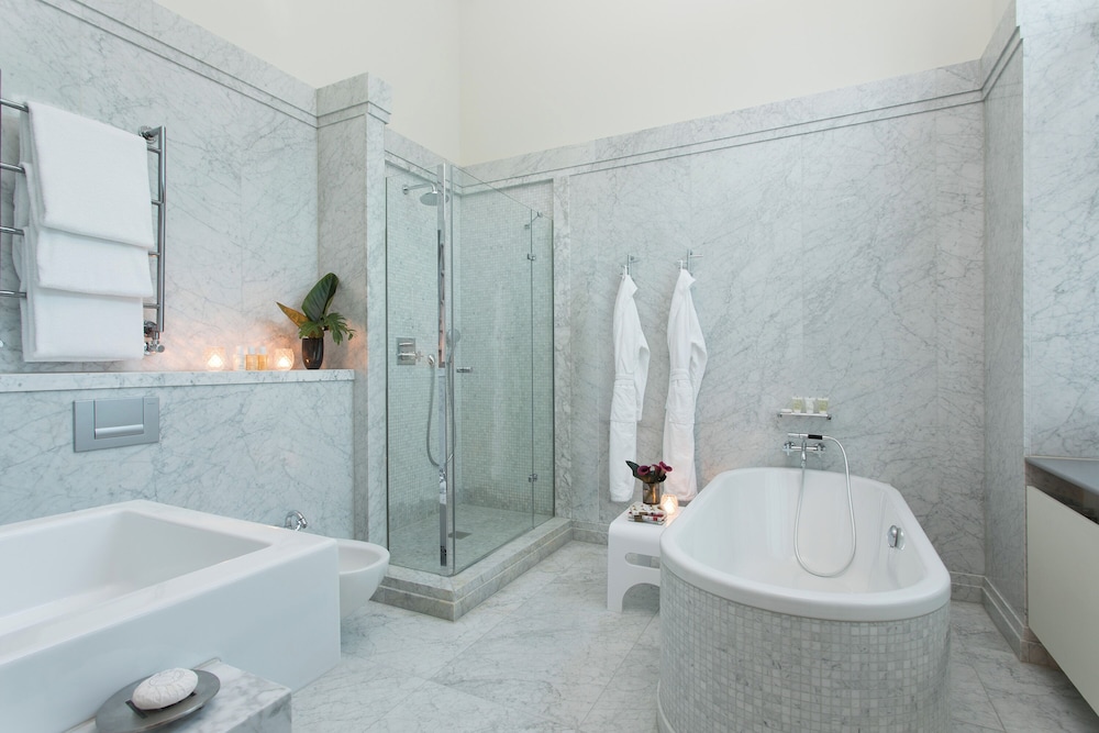 Suite, 1 Bedroom, Terrace - Photo 3