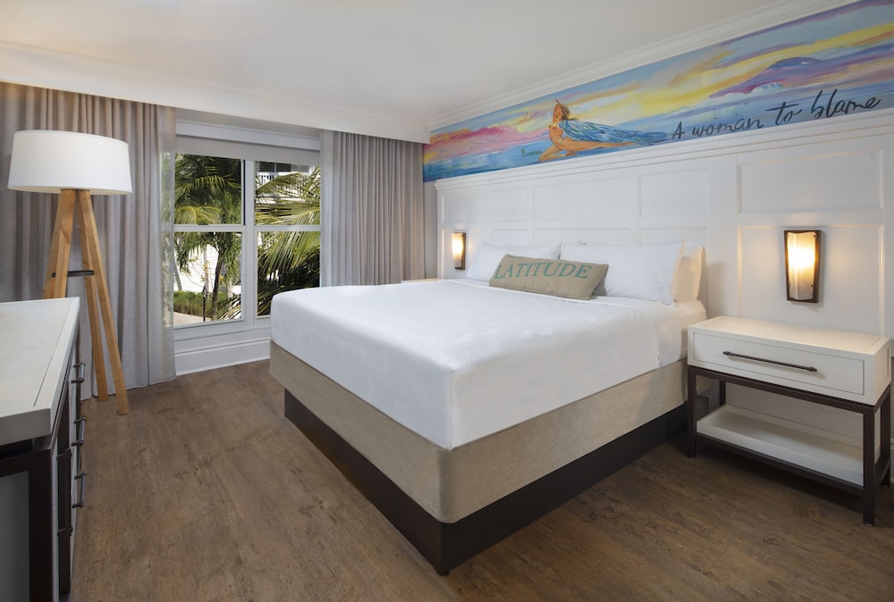Suite, 1 King Bed with Sofa bed, Accessible, Resort View - Photo 1