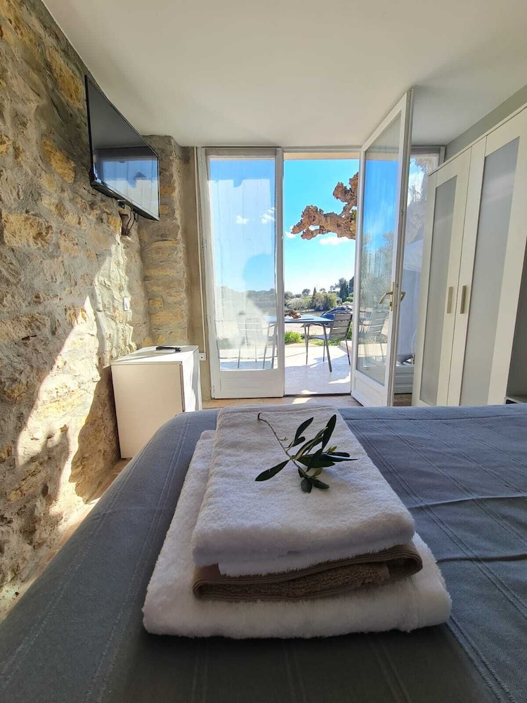 Premium Double Room, Private Bathroom, Vineyard View (L'Olivaie chambre en rdc)