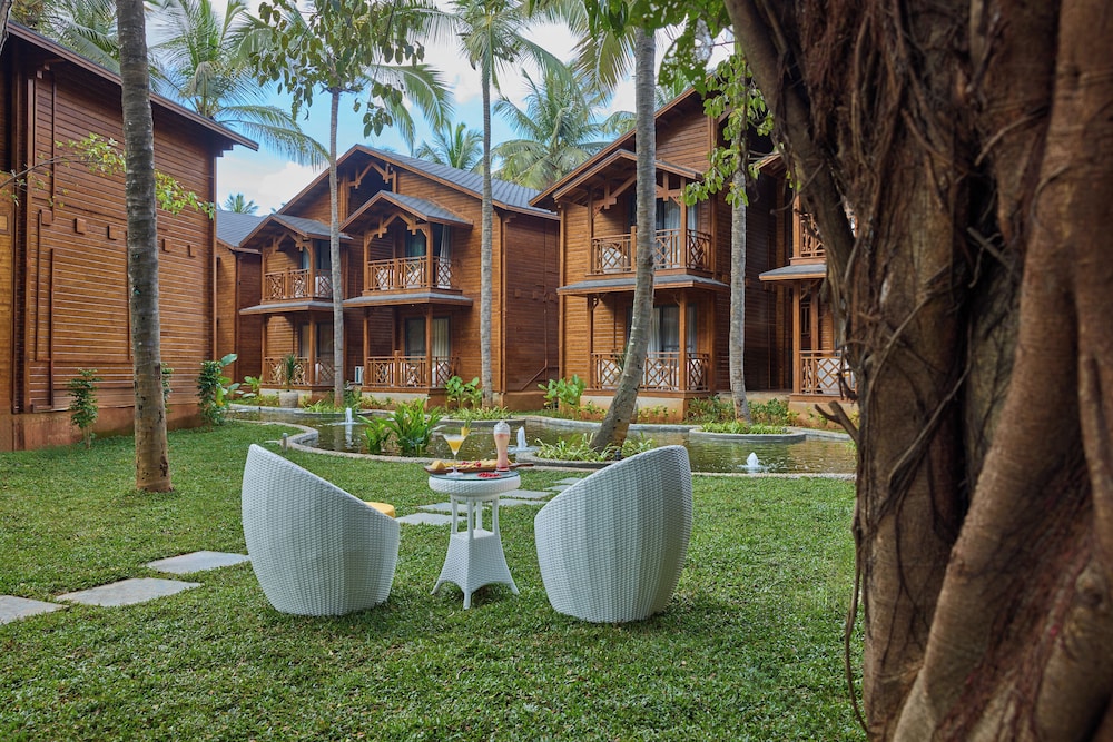 Wooden Cottages with Balcony photo 1