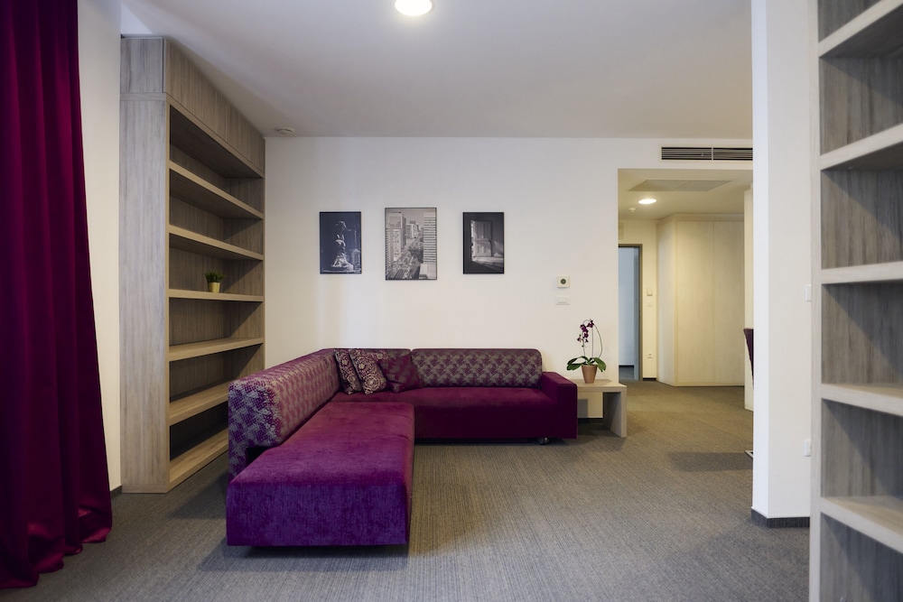 Business Room photo 1