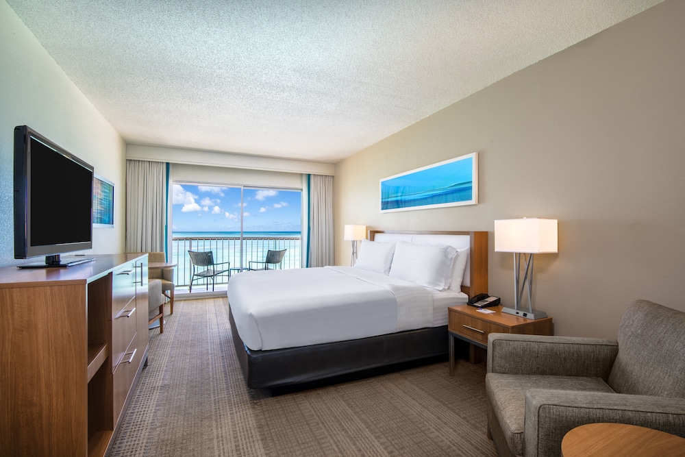 Standard Room, 1 King Bed, Oceanfront - Photo 2
