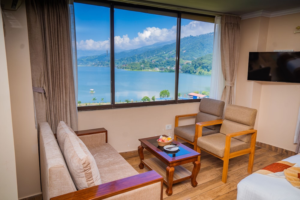 Standard Suite, Lake View - Photo 14