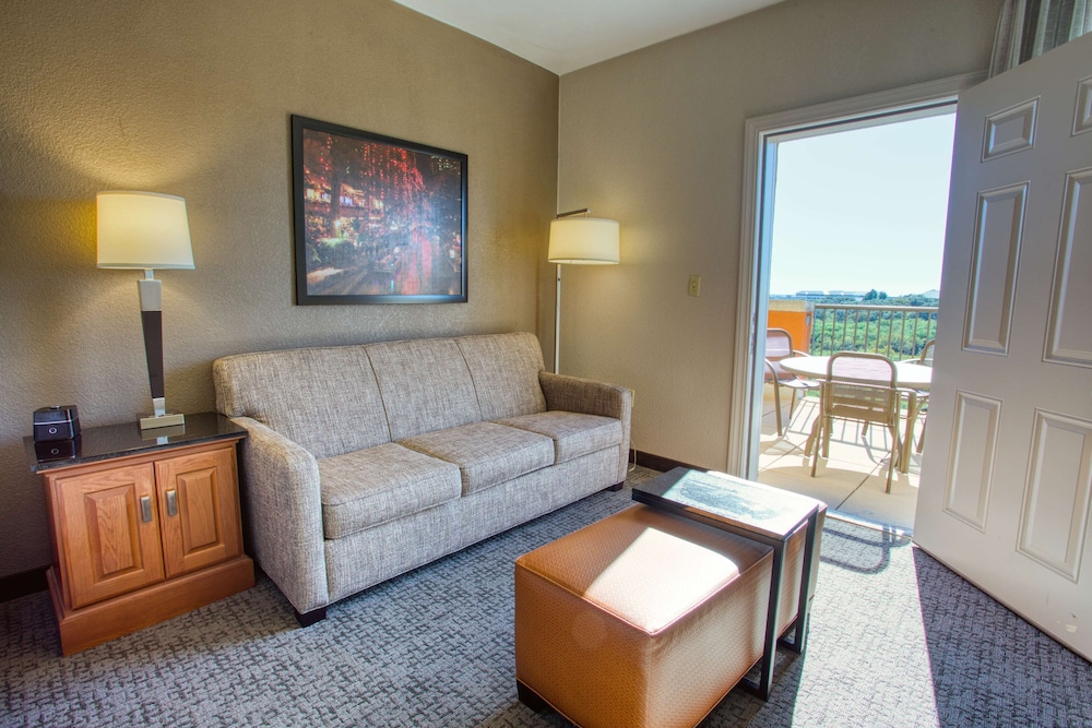 Deluxe Room, 1 King Bed with Sofa bed, Refrigerator & Microwave (Oversized Terrace)