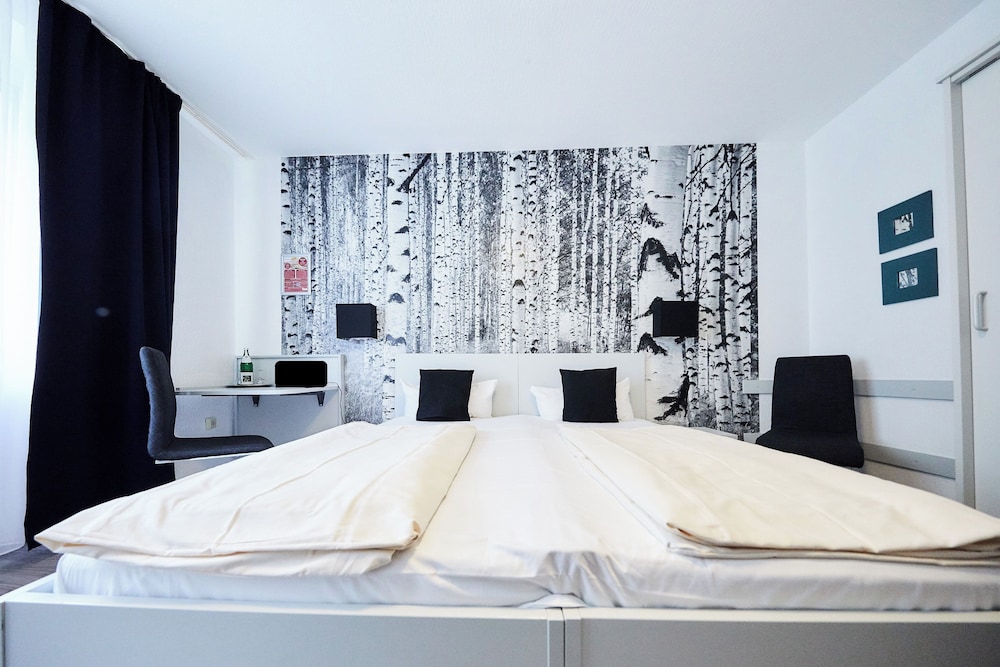 Double Room Large - Photo 8