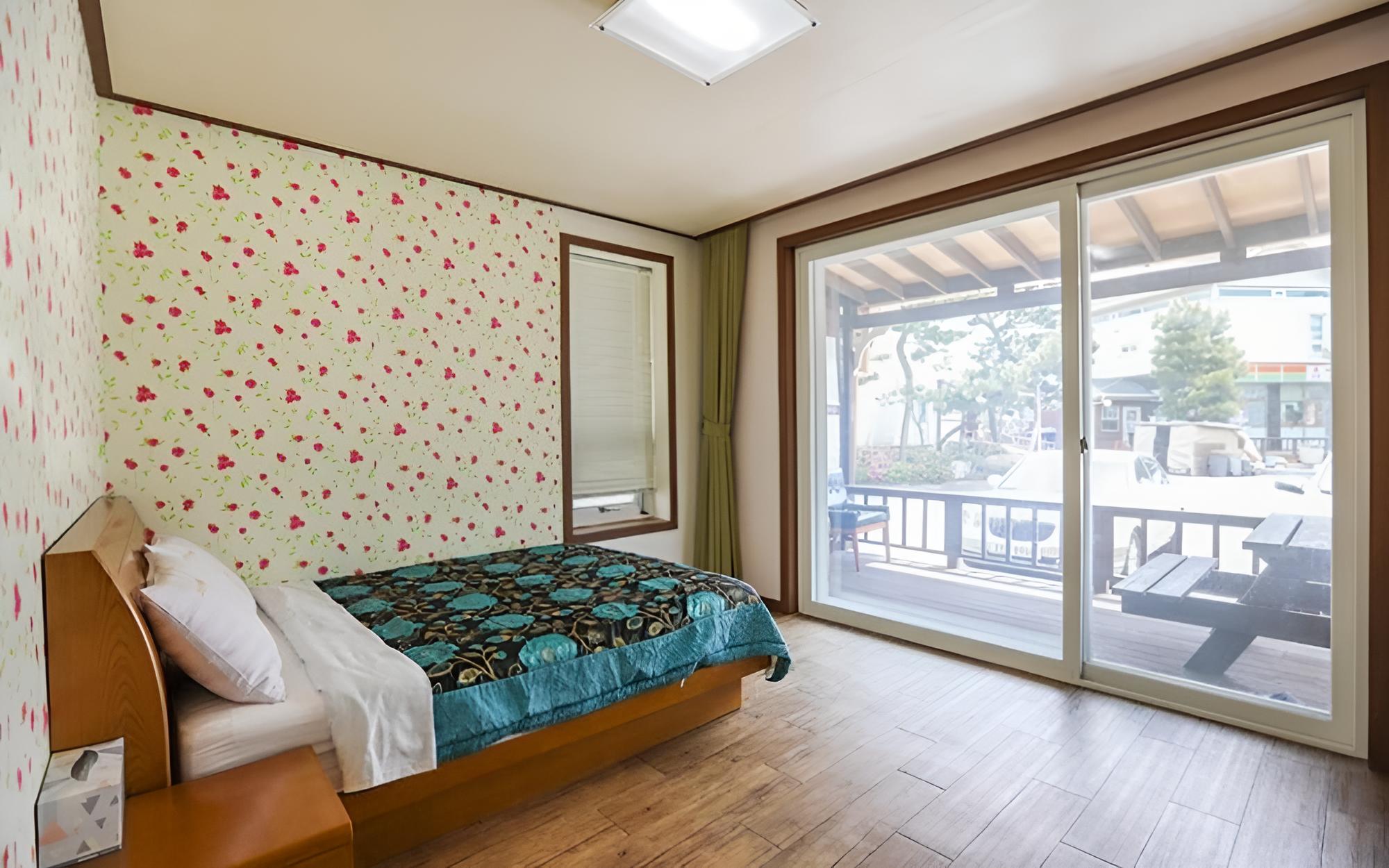 Room (8 building room 101 (50m beds)) - Photo 3