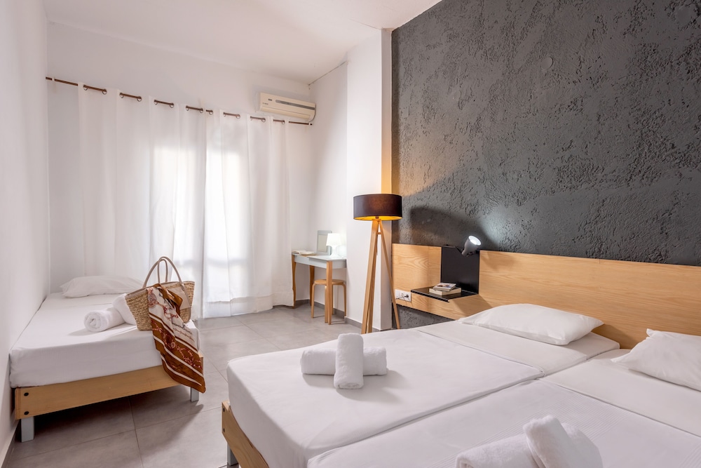 Standard Triple Room - Photo 1