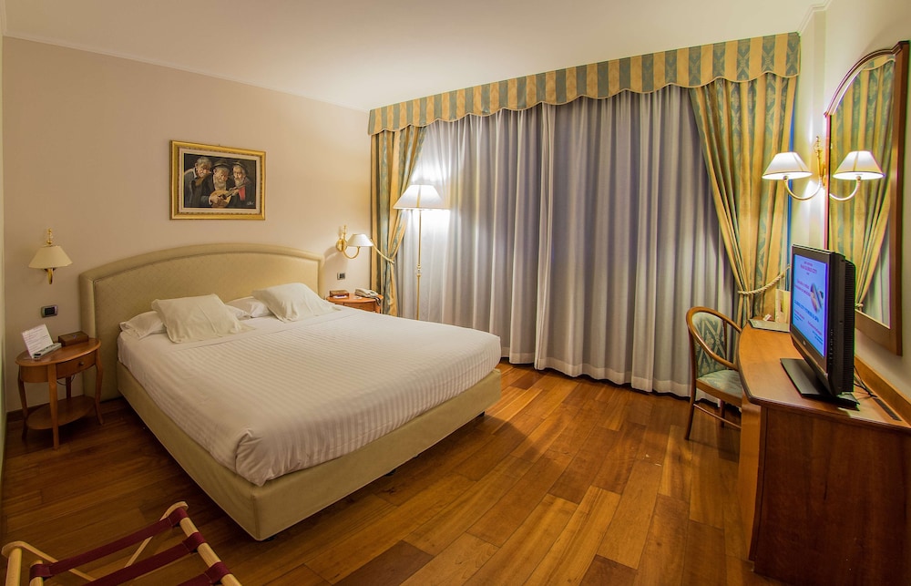 Classic Double or Twin Room - Photo 1